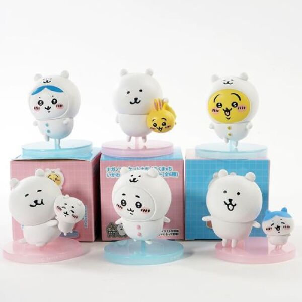 Boîte mystère - câlin de Chiikawa avec l'ours en peluche