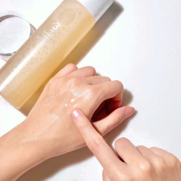 Lotion tonique NUMBUZIN NO. 3 Super Glowing Essence 200 ml