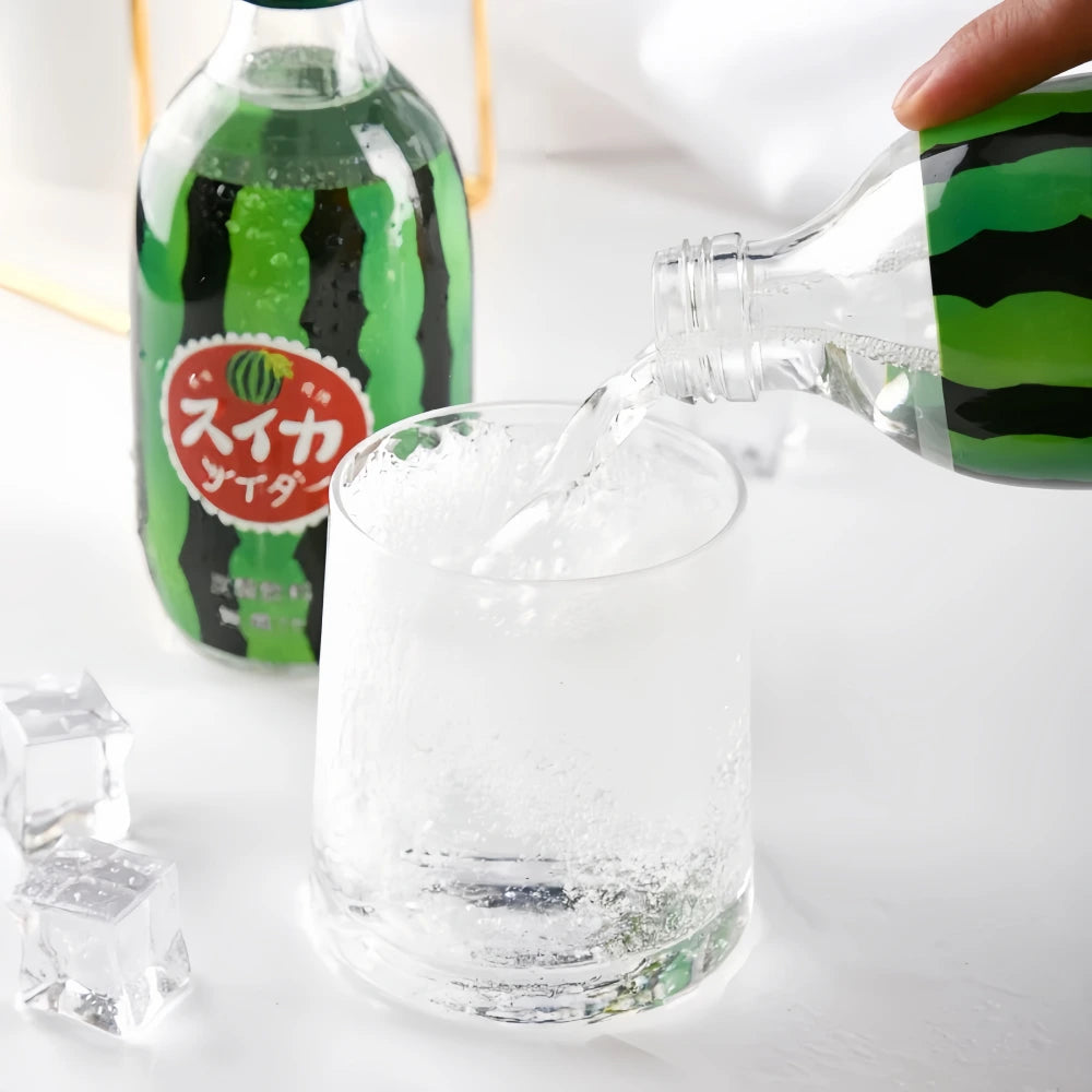 Boisson Tomomasu Eau gazeuse Jus de pastèque 300 ml