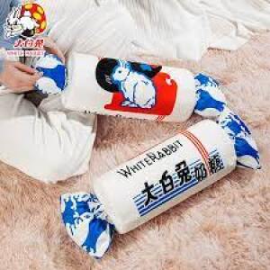 Oreiller en forme de bonbon lapin blanc