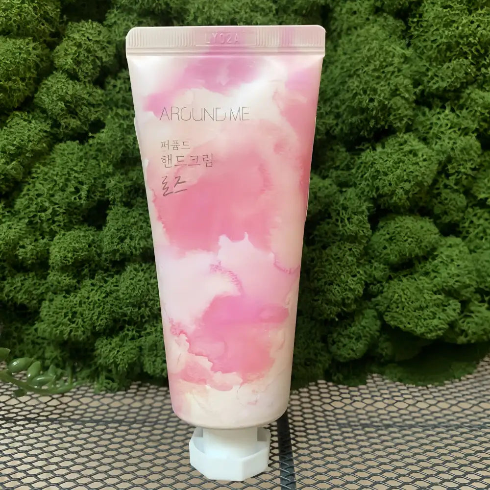 Crème pour les mains parfumée à la rose AROUND ME 60g