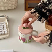 Mug en céramique rose tulipe avec couvercle
