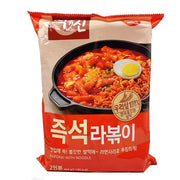 Gâteau de riz en forme de bâtonnet Dongwon et ramen avec sauce épicée (n'est plus utilisé !!!)