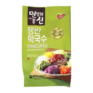 Nouilles de sarrasin Dongwon à la sauce épicée 405 g